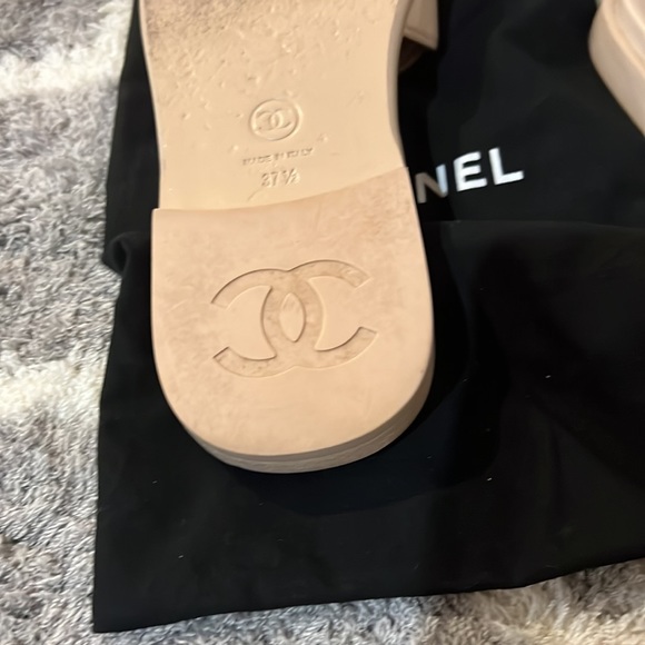 Womens Chanel slides - Picture 7 of 7